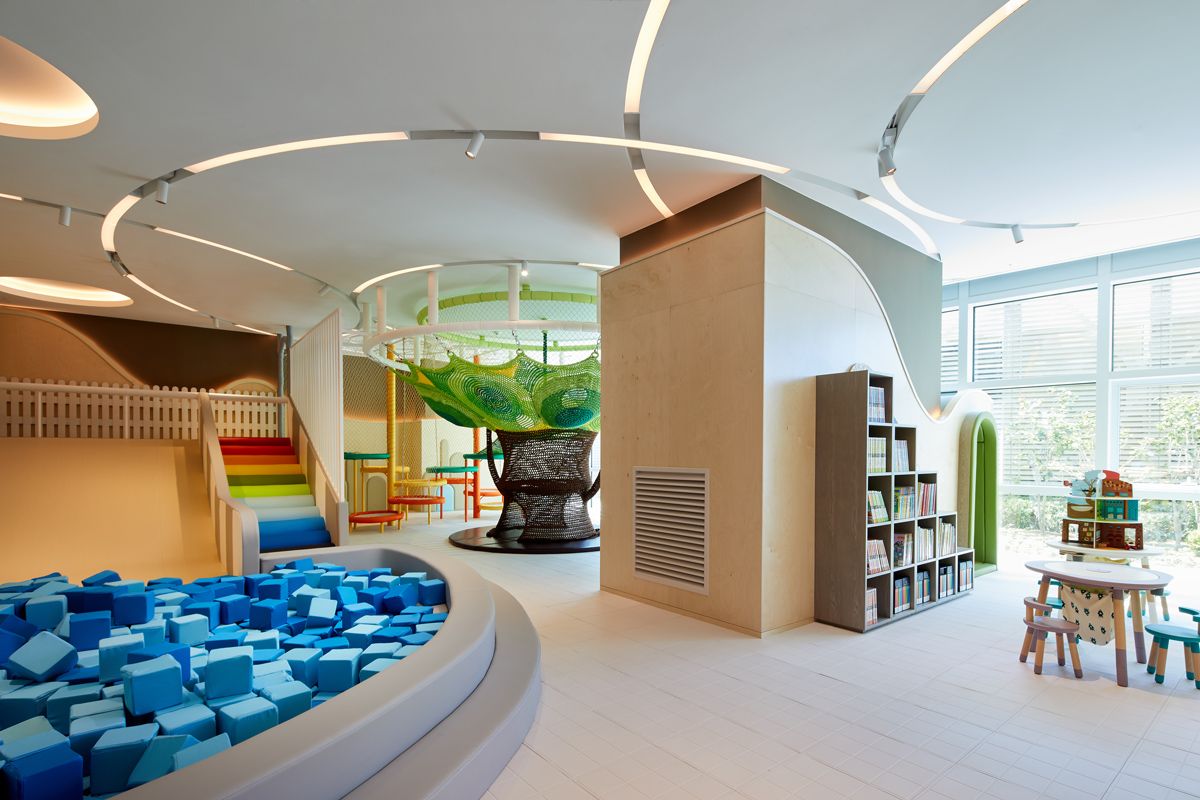 Bright and airy kids Lounge (Photo: Courtesy of Signiel Busan)