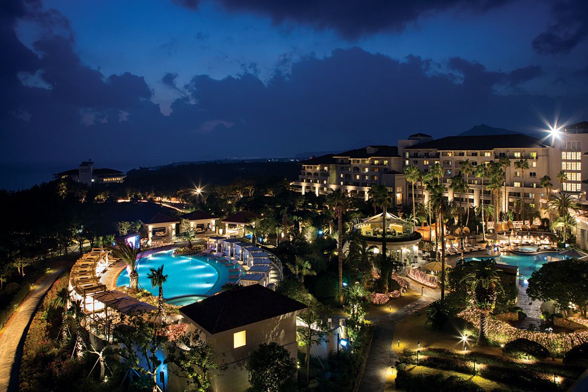 This reputable resort hotel is nestled in the beautiful landscape of Jeju Island (Photo: Courtesy of The Shilla Jeju)