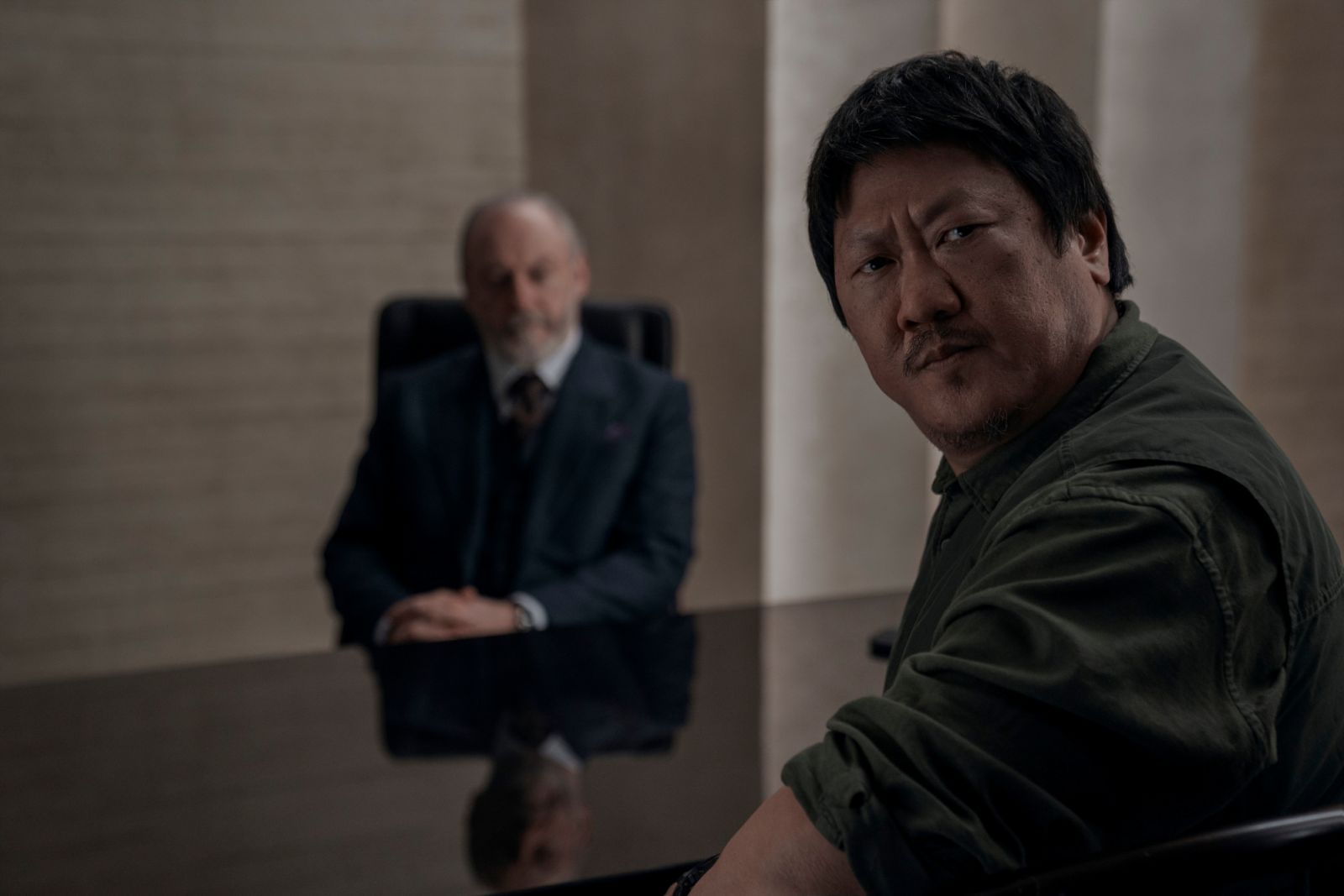 3 Body Problem. (L to R) Liam Cunningham as Wade, Benedict Wong as Da Shi in episode 102 of 3 Body Problem. Cr. Ed Miller/Netflix © 2024