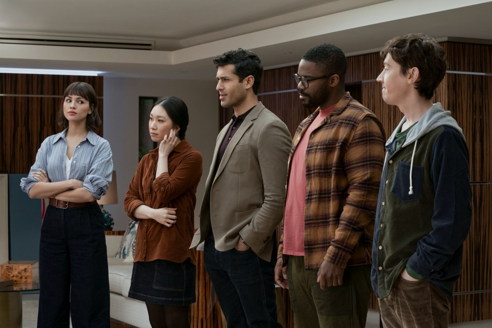 3 Body Problem. (L to R) Eiza González as Auggie Salazar, Jess Hong as Jin Cheng, Saamer Usmani as Raj Varma, Jovan Adepo as Saul Durand, Alex Sharp as Will Downing in episode 103 of 3 Body Problem. Cr. Ed Miller/Netflix © 2024