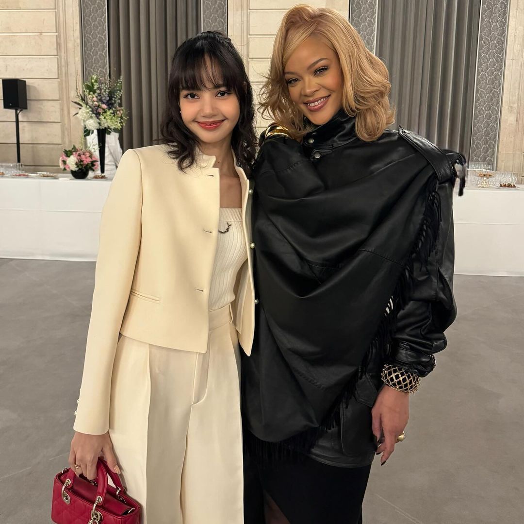 Blackpink's Lisa with Lady D-Joy Bag, Rihanna