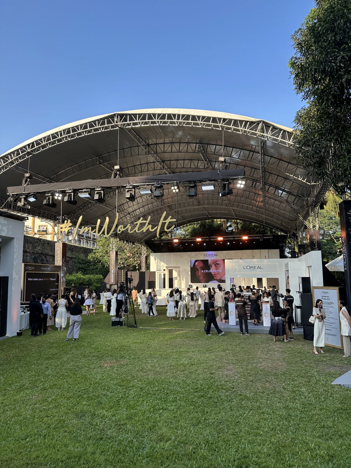 The event was held in the Puerta Real Gardens at Intramuros
