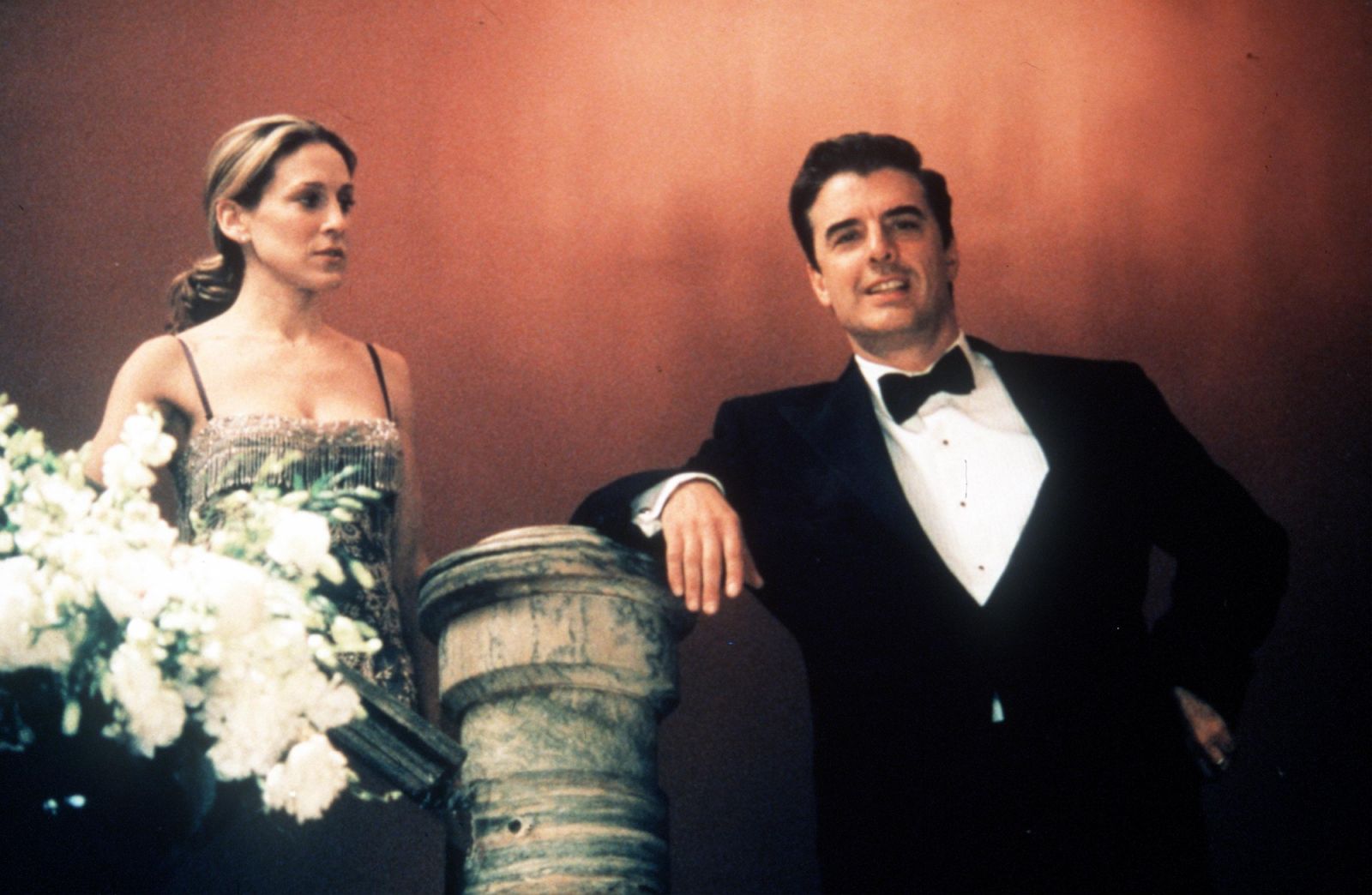 384168 01: Actors Sarah Jessica Parker (Carrie) and Chris Noth (Mr. Big) act in a scene from the HBO television series "Sex and the City" third season, episode "Drama Queen". (Photo by Paramount Pictures/Newsmakers)