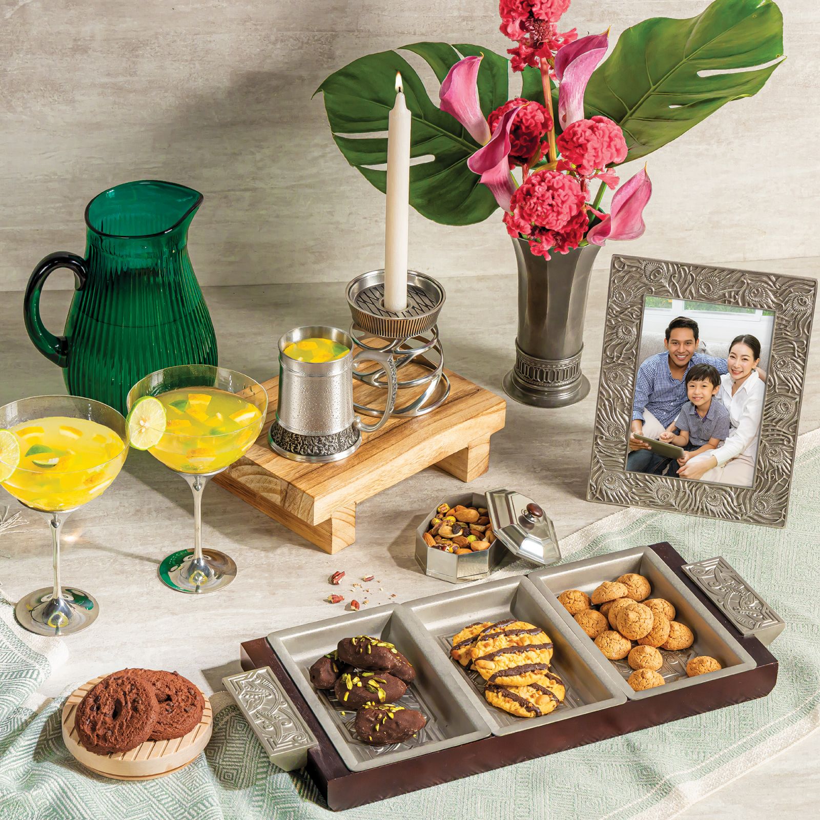 The Atiya Nut Tray by Royal Selangor