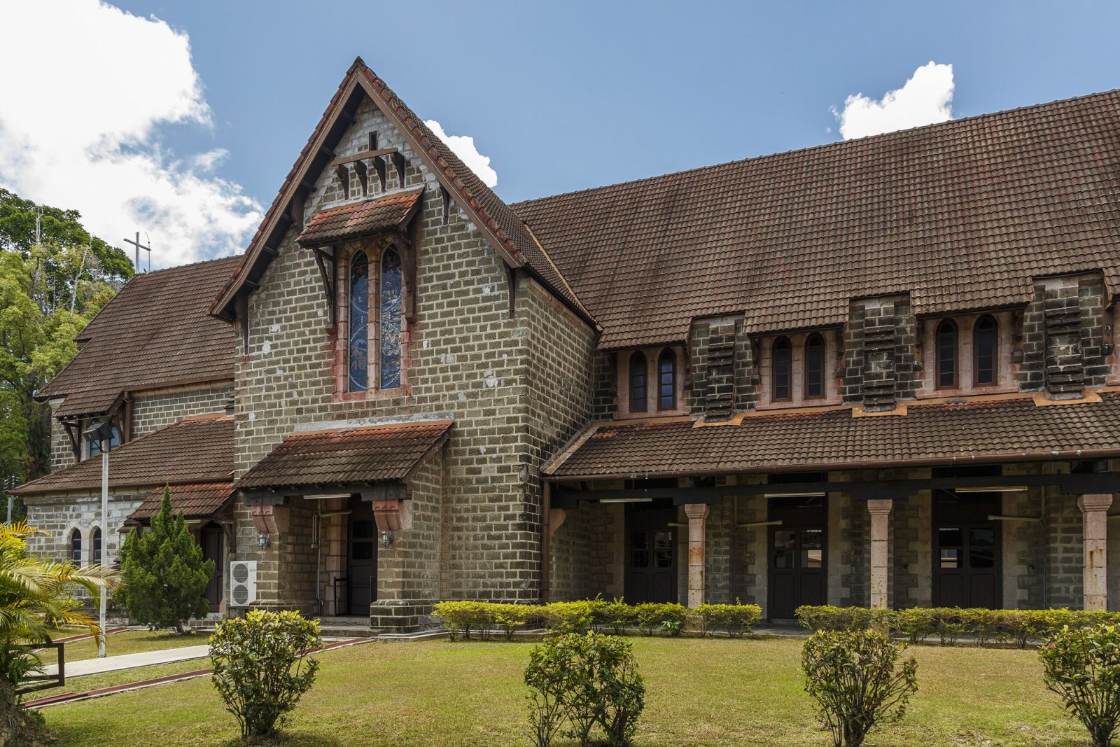 Granite stone blocks to ensure both durability and aesthetic appeal (Photo: CEphoto, Uwe Aranas / WikiCommons)
