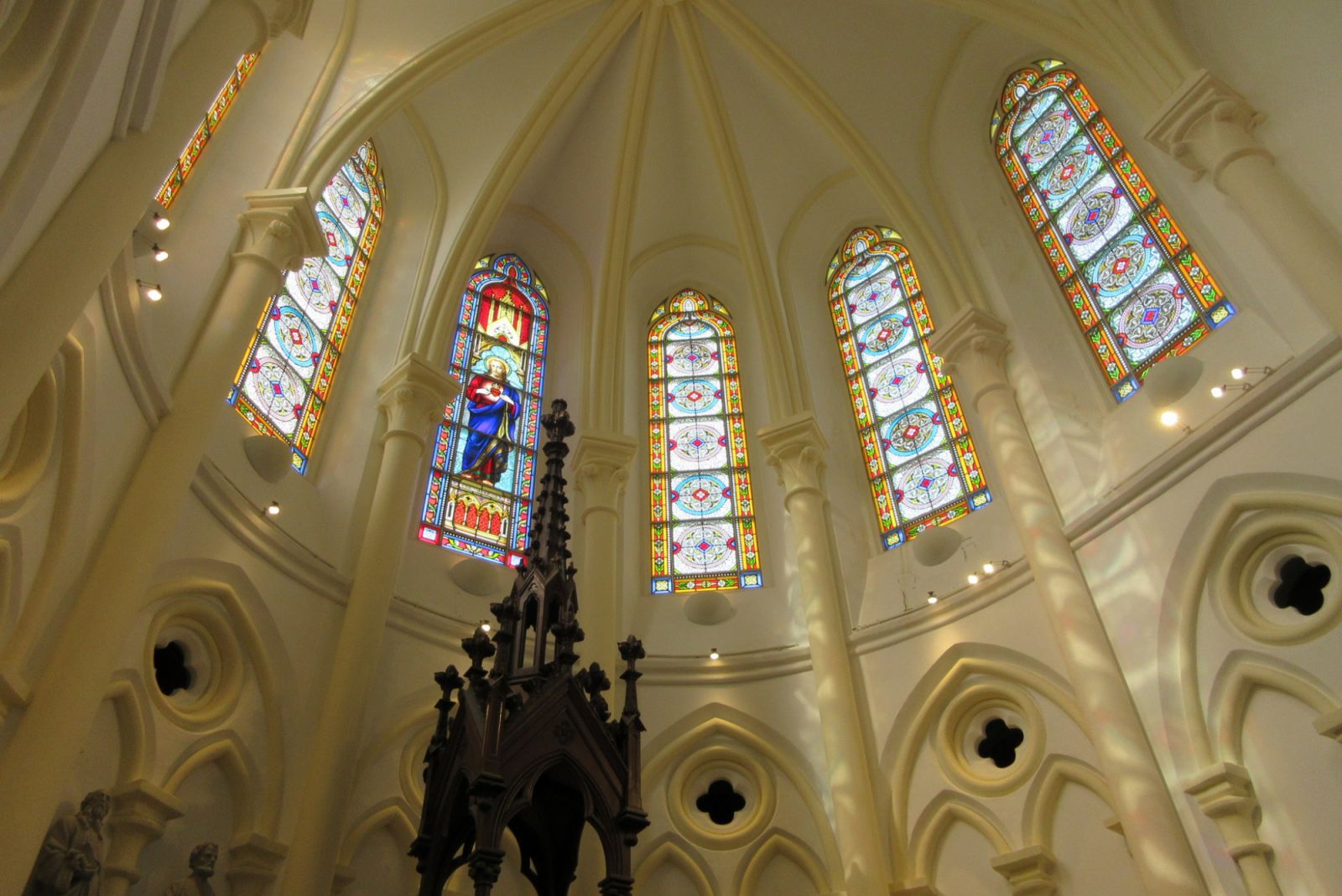Inside the neo-Gothic George C Tso Memorial Chapel (Photo: Mak Faitre Sownia / WikiCommons)