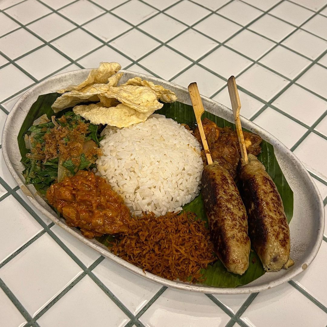 Nasi campur tongkol (Photo: Instagram / @blablaeat_)