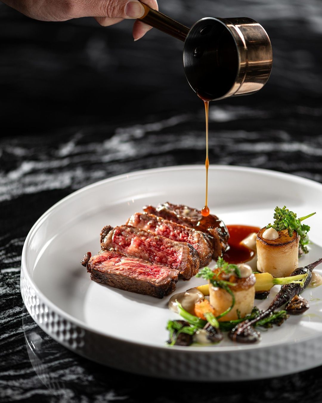 Dry-aged steak at Asador V (Photo: Instagram / @asadorv)