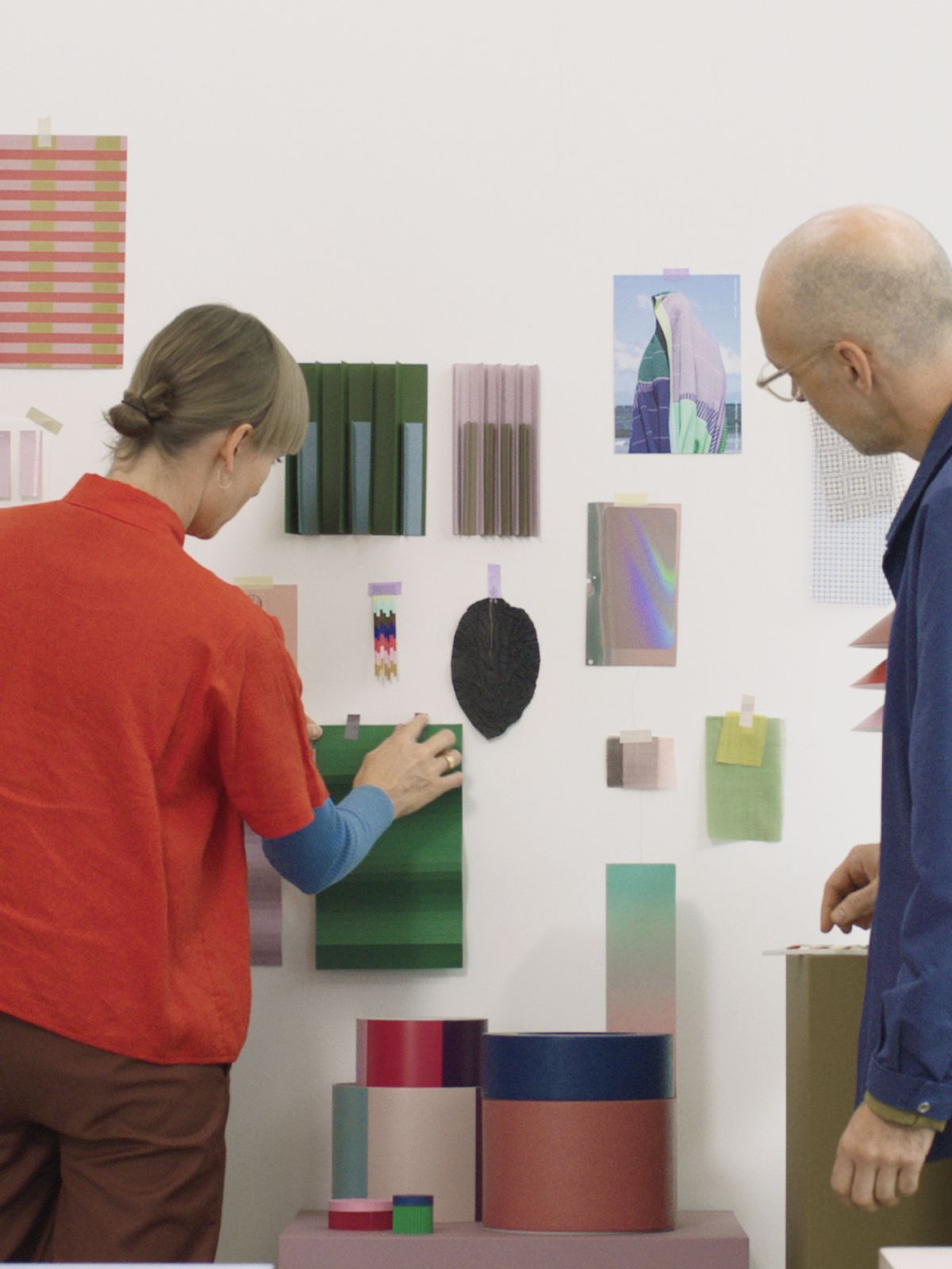 Creating unique connections between colours, materials and shapes