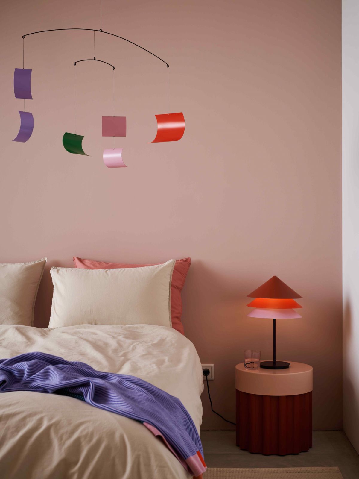 The Ikea Tesammans lampshade in its vibrant element