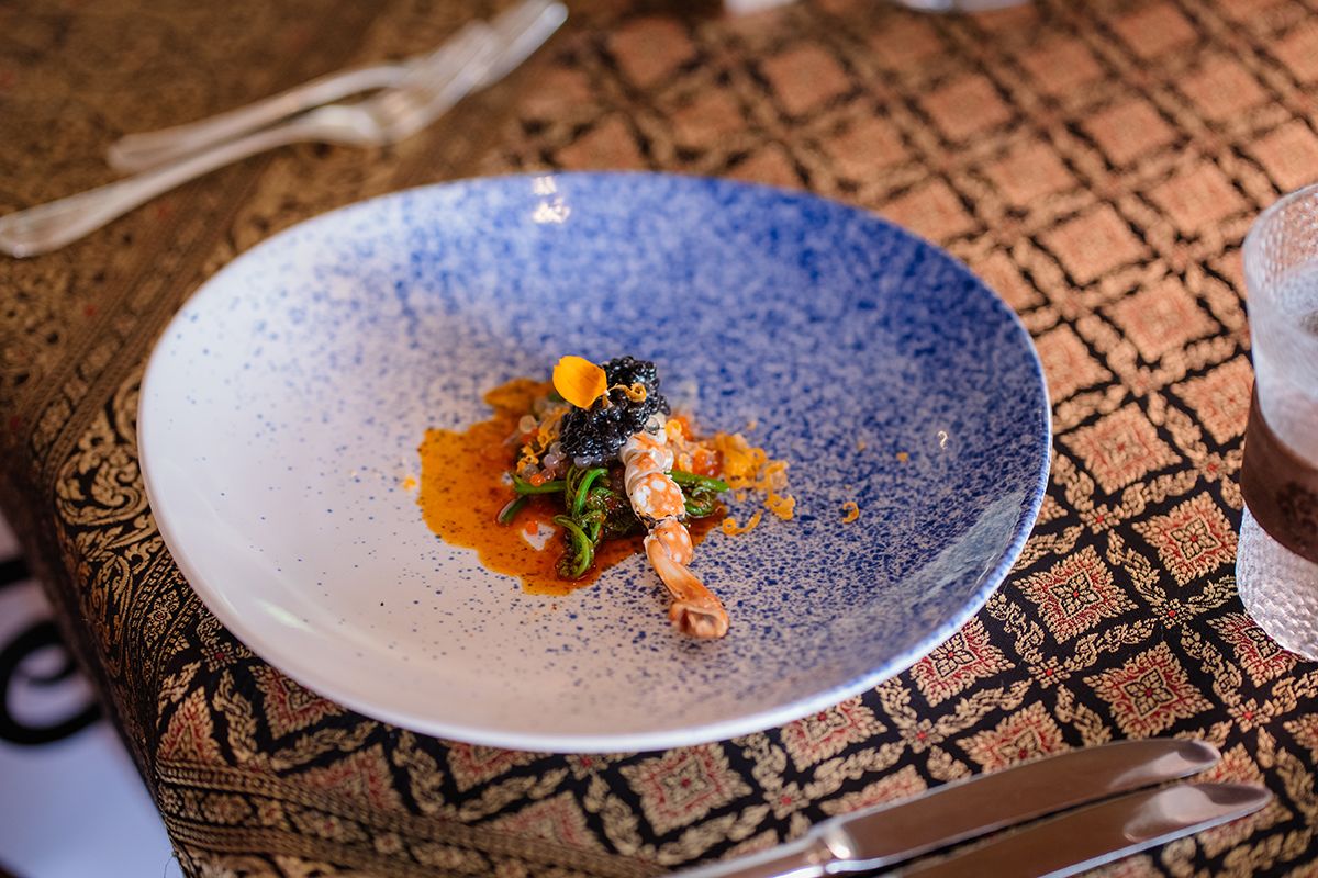 เมนู ยำผักกูดเมืองใต้ปูม้า โดยเชฟชุมพล แจ้งไพร แห่งร้าน R-Haan