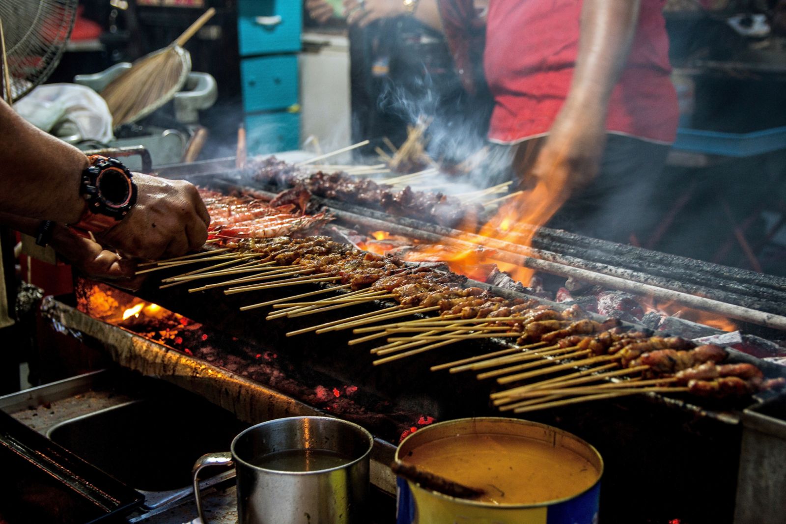 Satay on the grill (Photo: Getty Images)