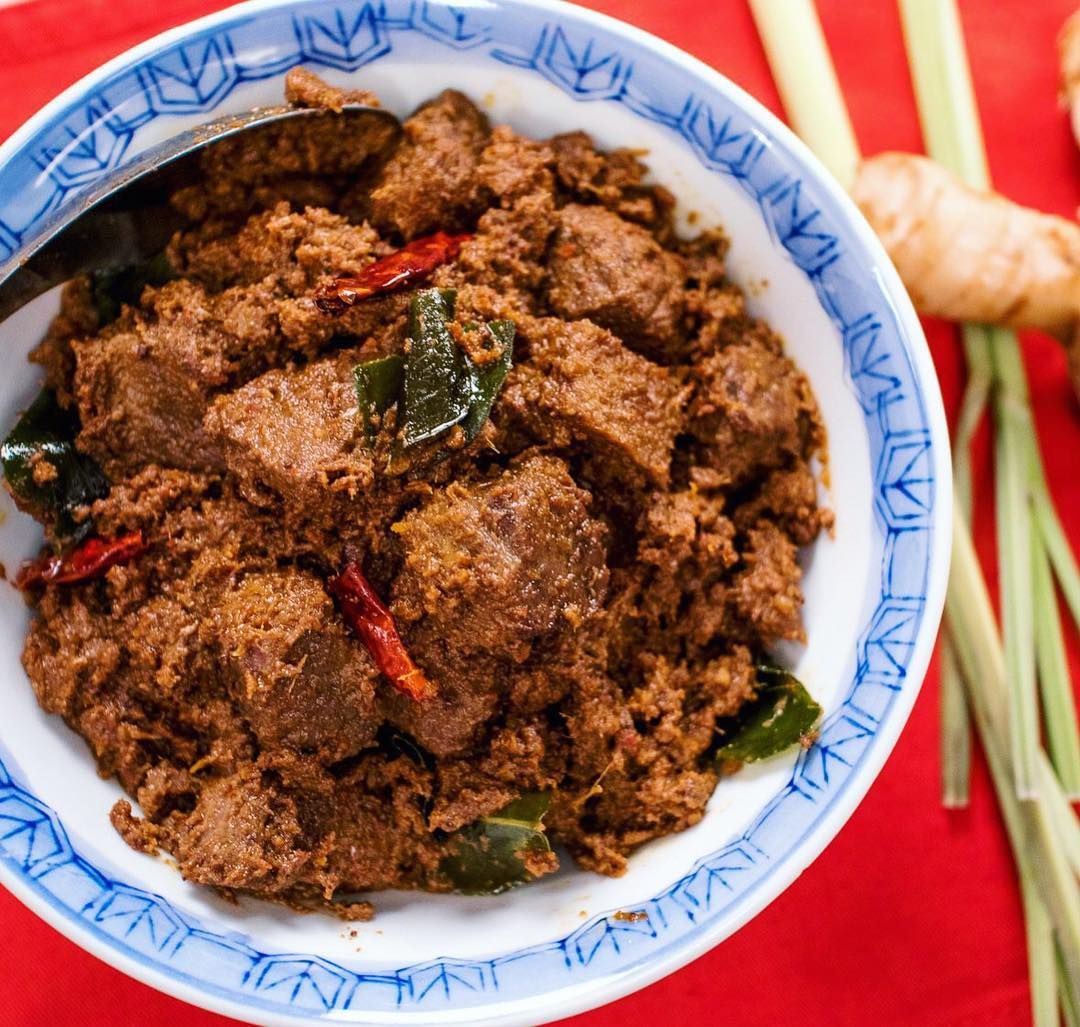 Beef rendang (Photo: Instagram / @hotthaikitchen)