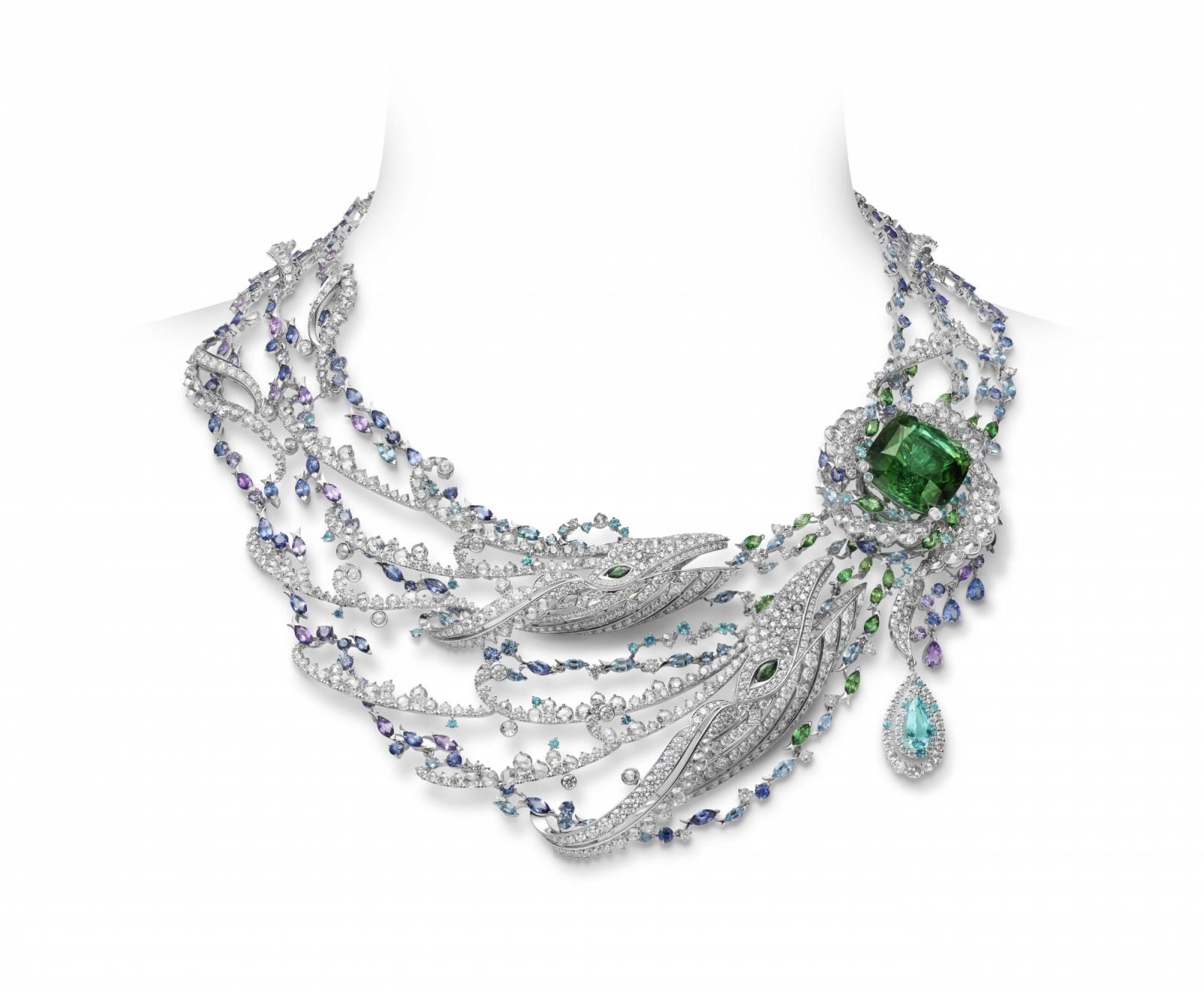 MIKIMOTO頂級珠寶系列《Praise to the Sea》– 藍鯨親子綠碧璽項鍊。（Photo: MIKIMOTO）