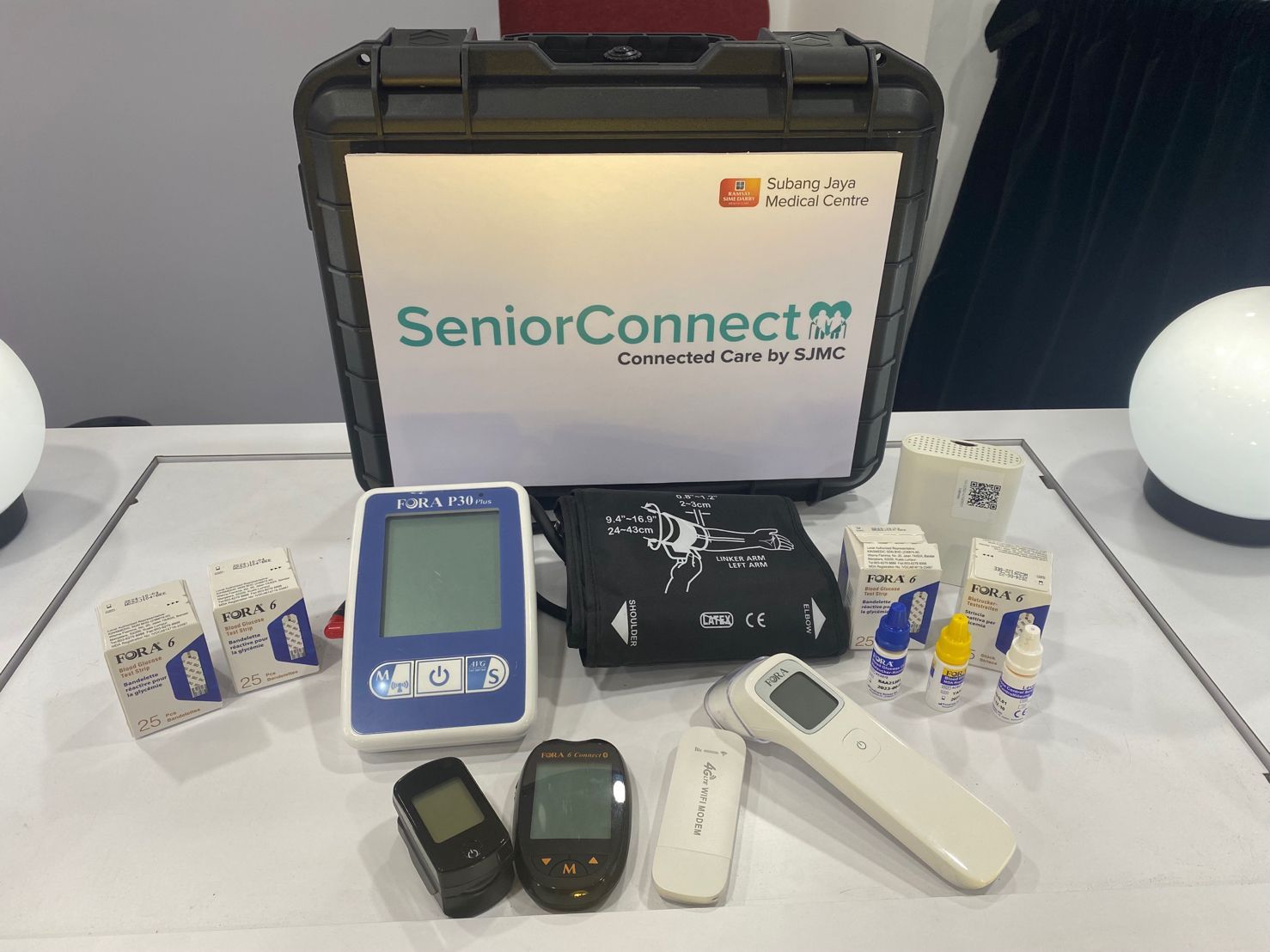 Apart from AI solutions, Qmed is also enables hospitals to perform remote patient monitoring through hardware solutions (Photo: Qmed Asia)