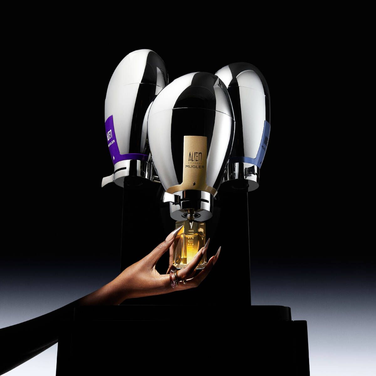 Mugler Fountain, perfume refill station