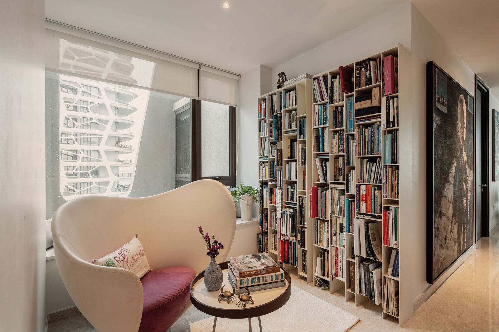Tucked away from the rest of the apartment’s common spaces, this comfy corner is perfect for curling up in with a good book and drink