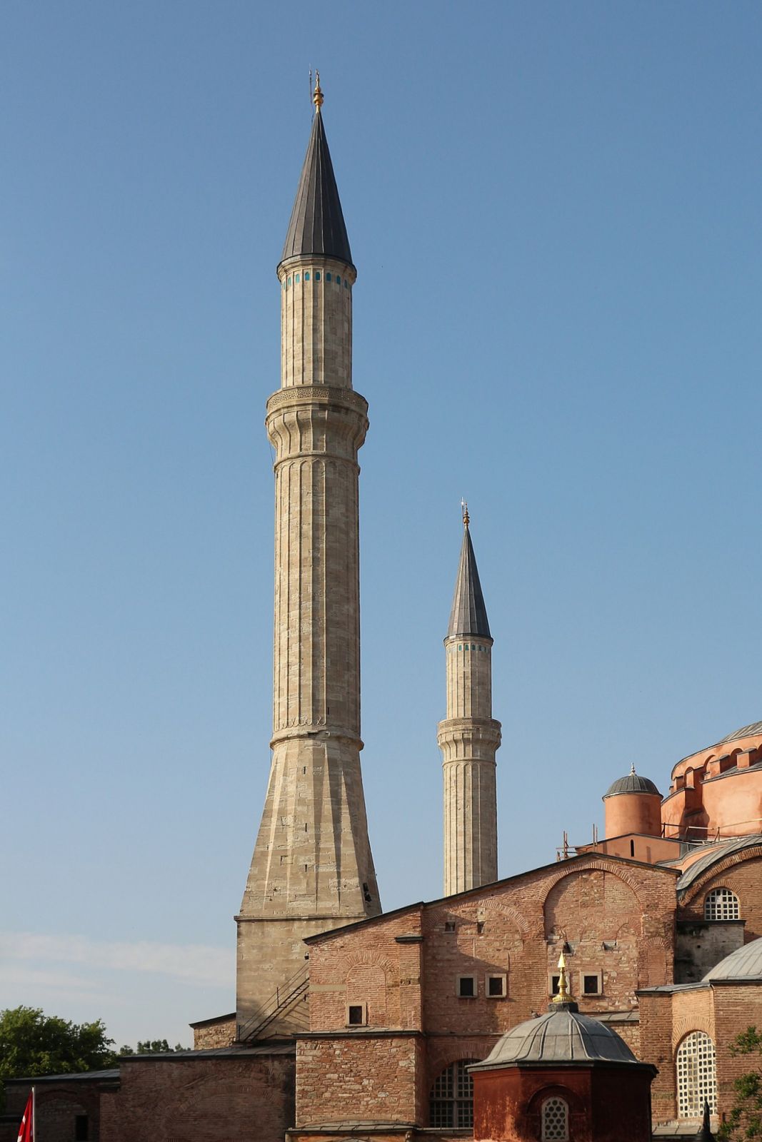 The minarets were following the Ottoman conquest in 1453 (Photo: Bernard Gagnon / WikiCommons)