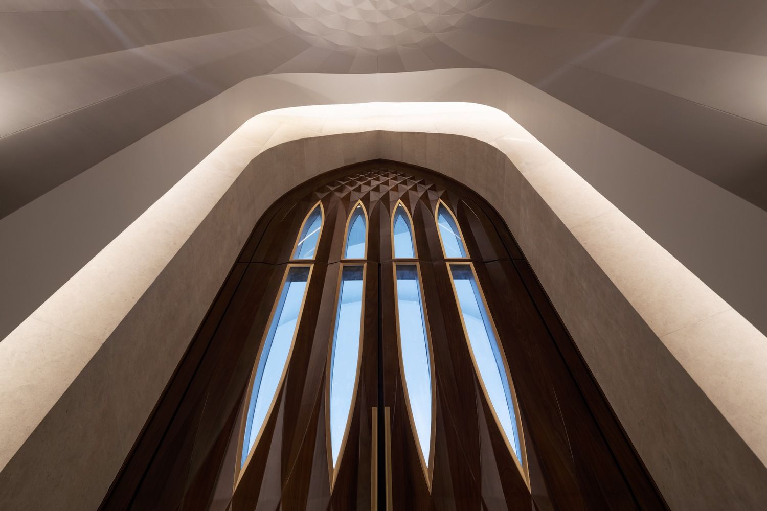 The lattice muqarna above the main entrance (Photo: Mohammed Ashkanani, Mohammed Alsaad, Nasser Alomairi via @babnimnim / Instagram)