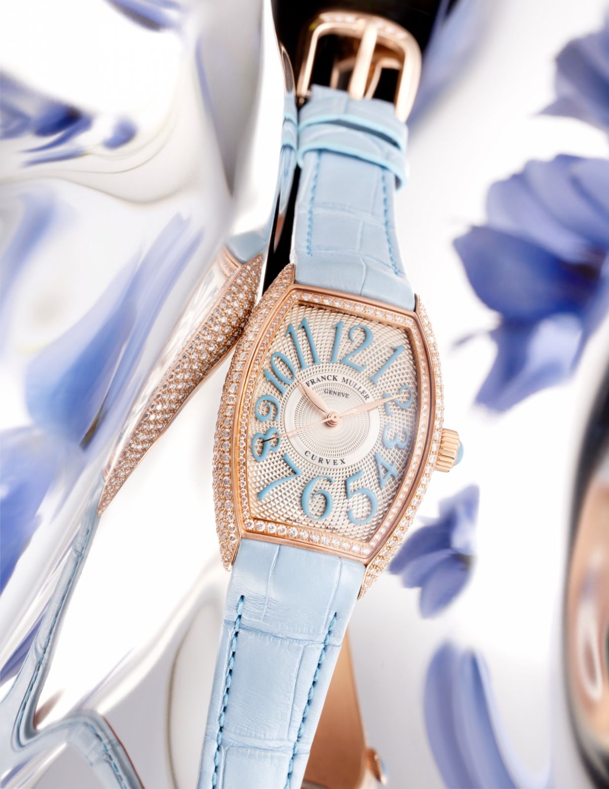 Franck Muller Curvex CX Lady, the charm of Beauty on Slimness