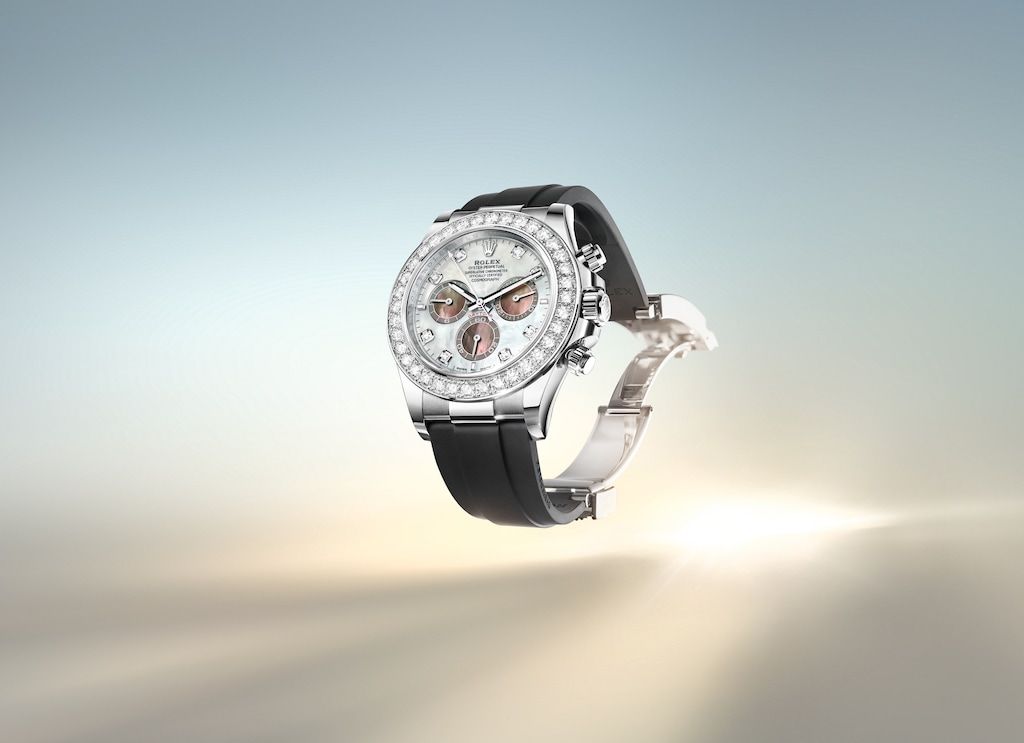 Oyster Perpetual Cosmograph Daytona白色珍珠母貝錶盤款式建議售價2,187,000元。（Photo: Rolex）