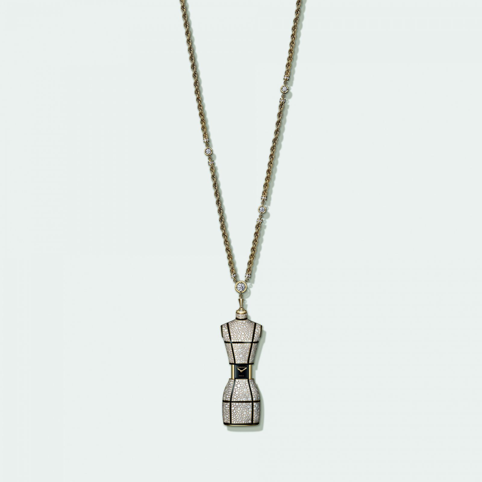 The Chanel Bust Long necklace (Photo: courtesy of Chanel)