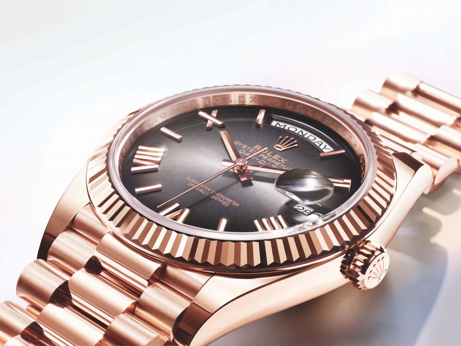 Oyster Perpetual Day-Date 40 in Everose gold with ombré dial