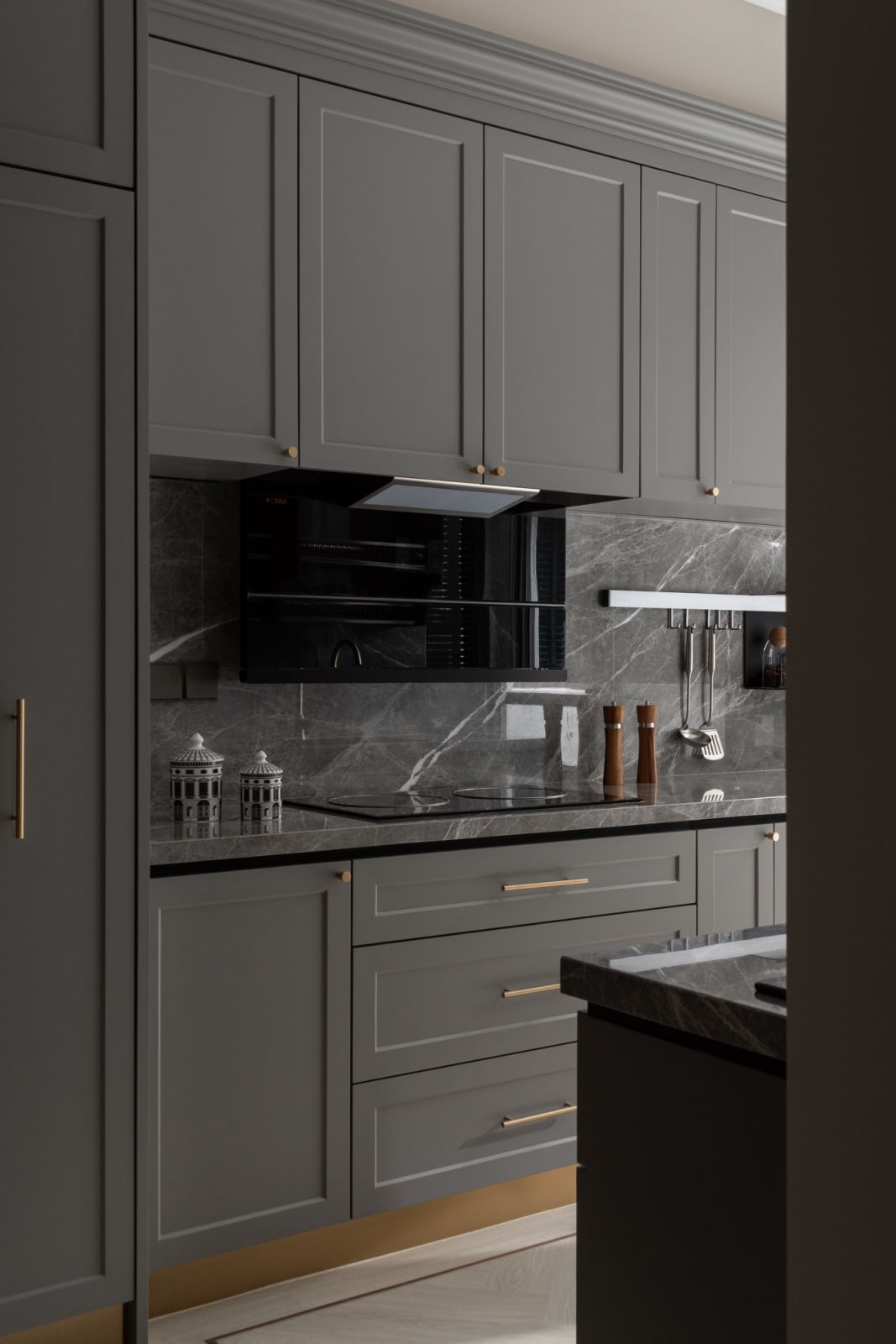 Dove grey built-ins in the wet kitchen