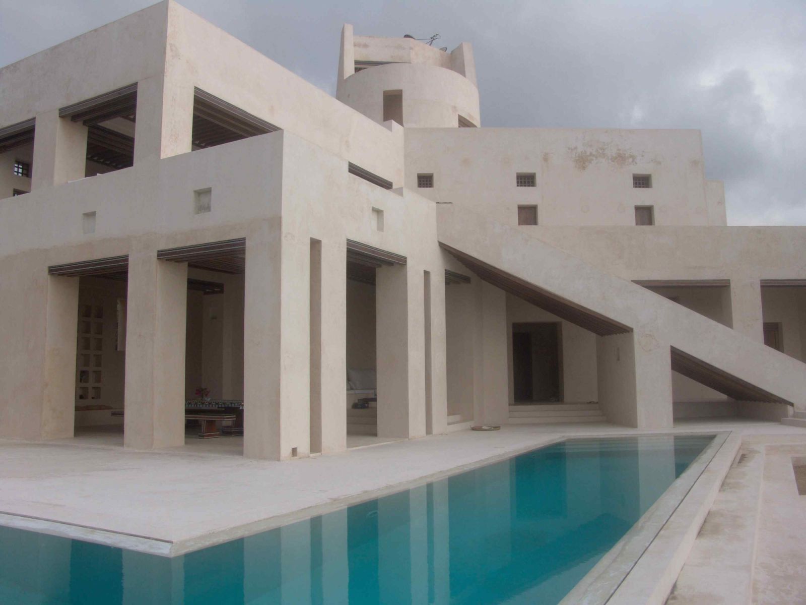 Made from hydraulic pressed blocks of cement, white lime and powdered coral