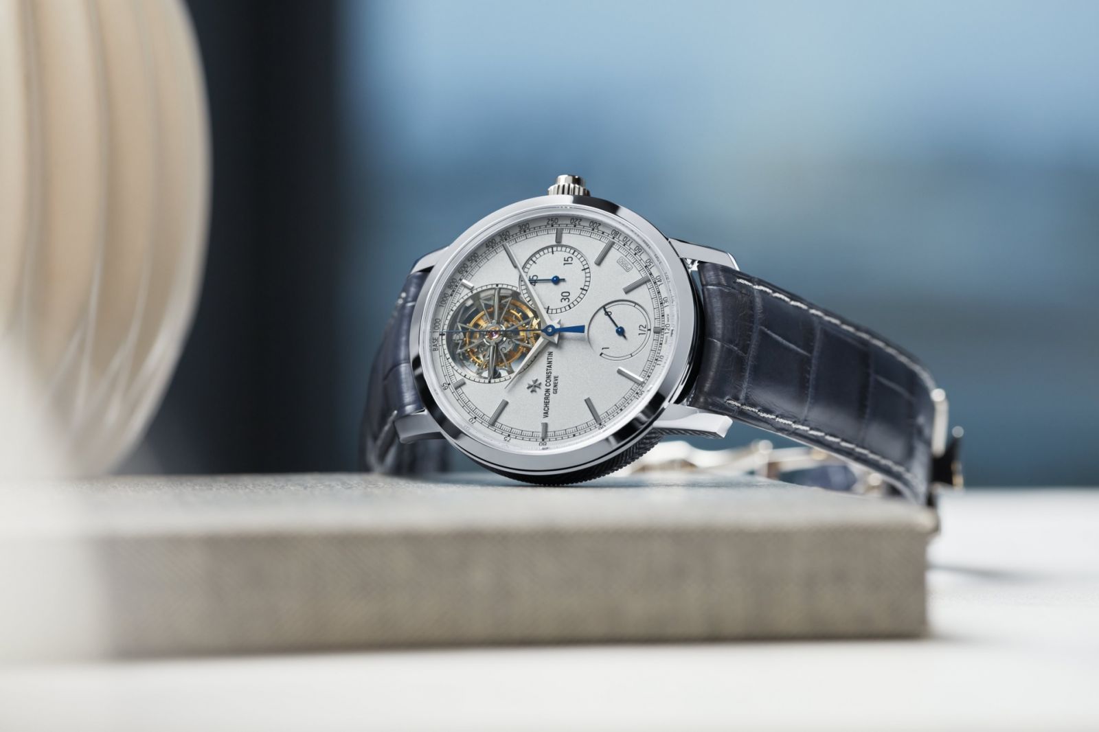 江詩丹頓限量鉑金Traditionelle陀飛輪計時腕錶,限量發行50枚。(Photo: Vacheron Constantin)