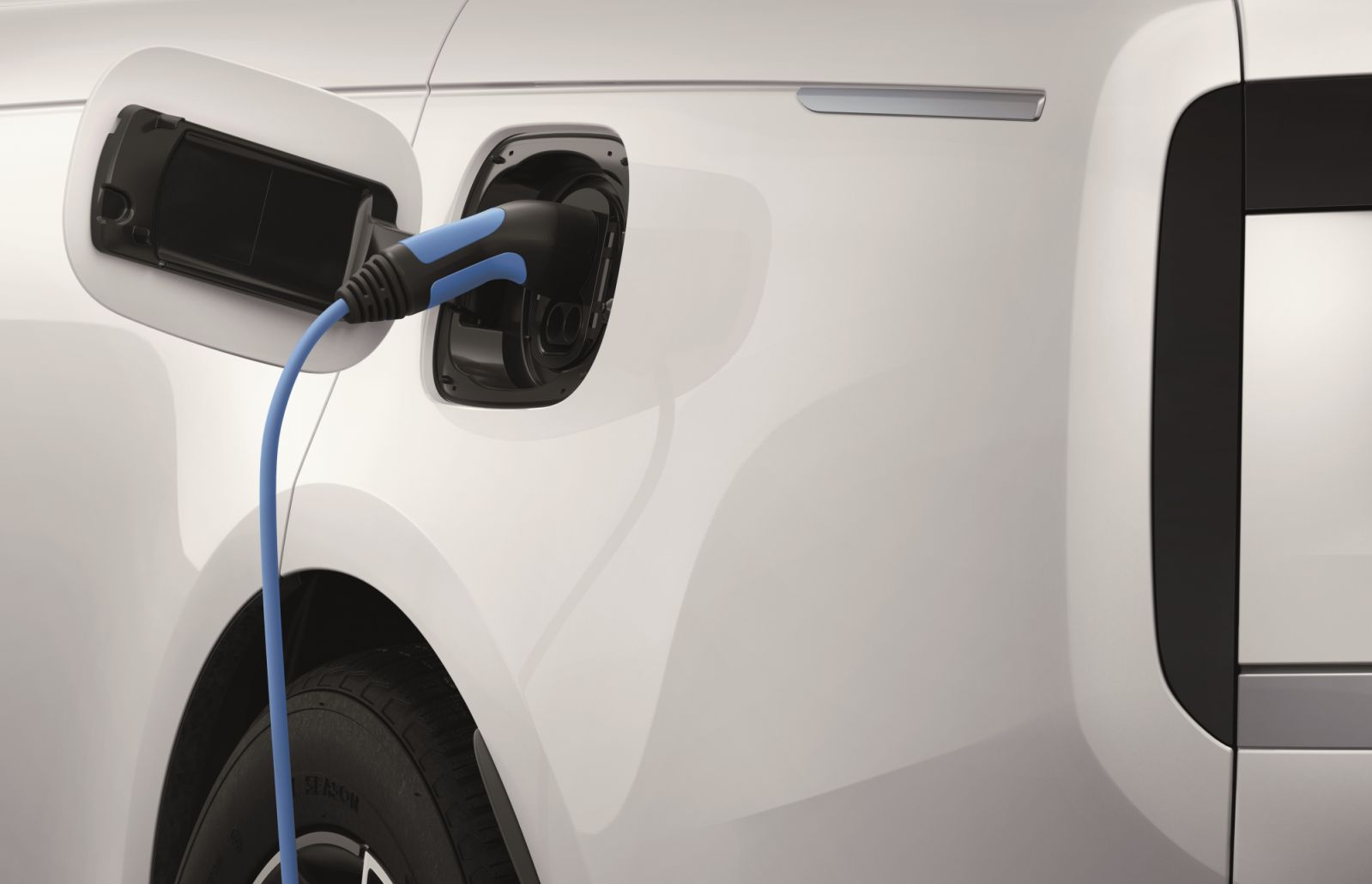 Conveniently top-up with a home charger or rapid DC charging at public charging stations