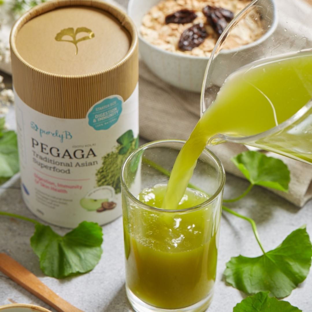 PurelyB’s pegaga with turmeric leaves, papaya leaves, and green apples (Photo: Instagram / @purelyb)