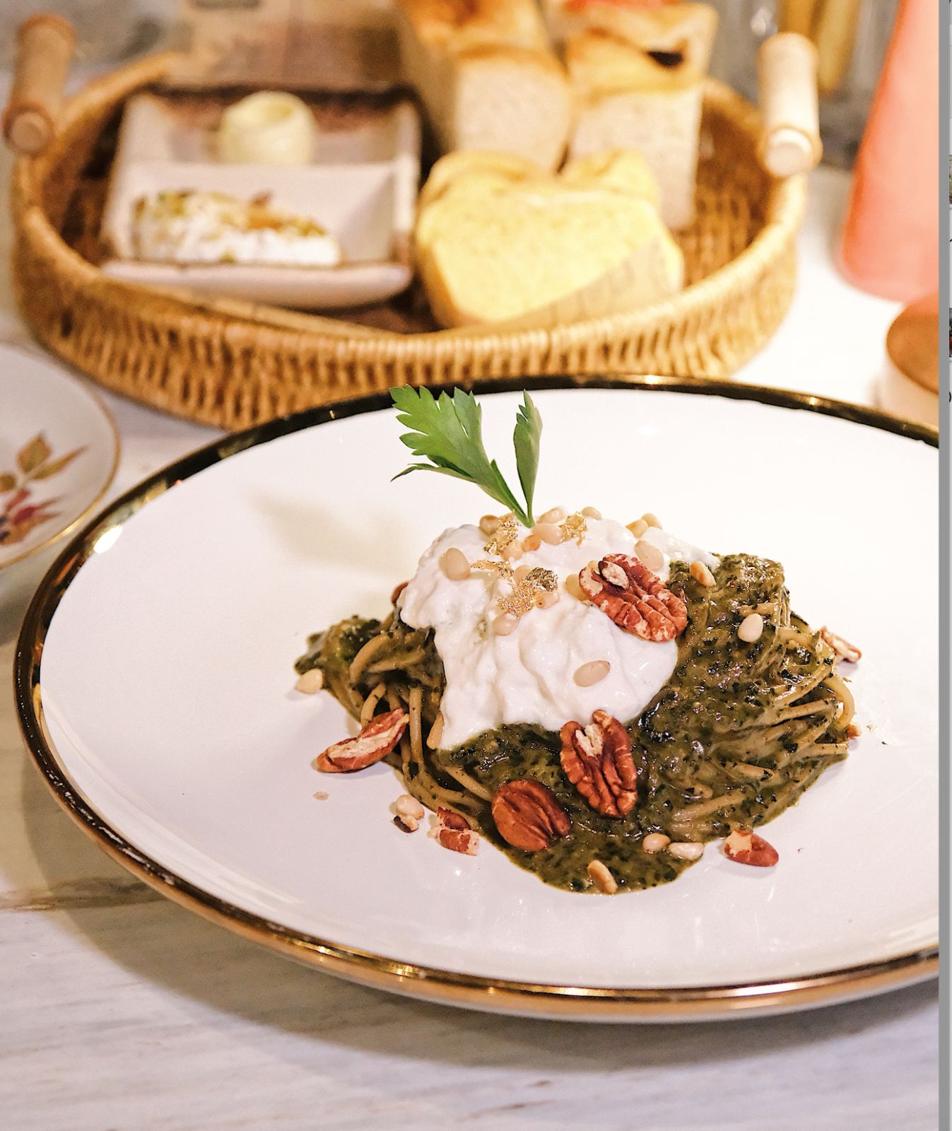 spaghetti pesto with stracciatella