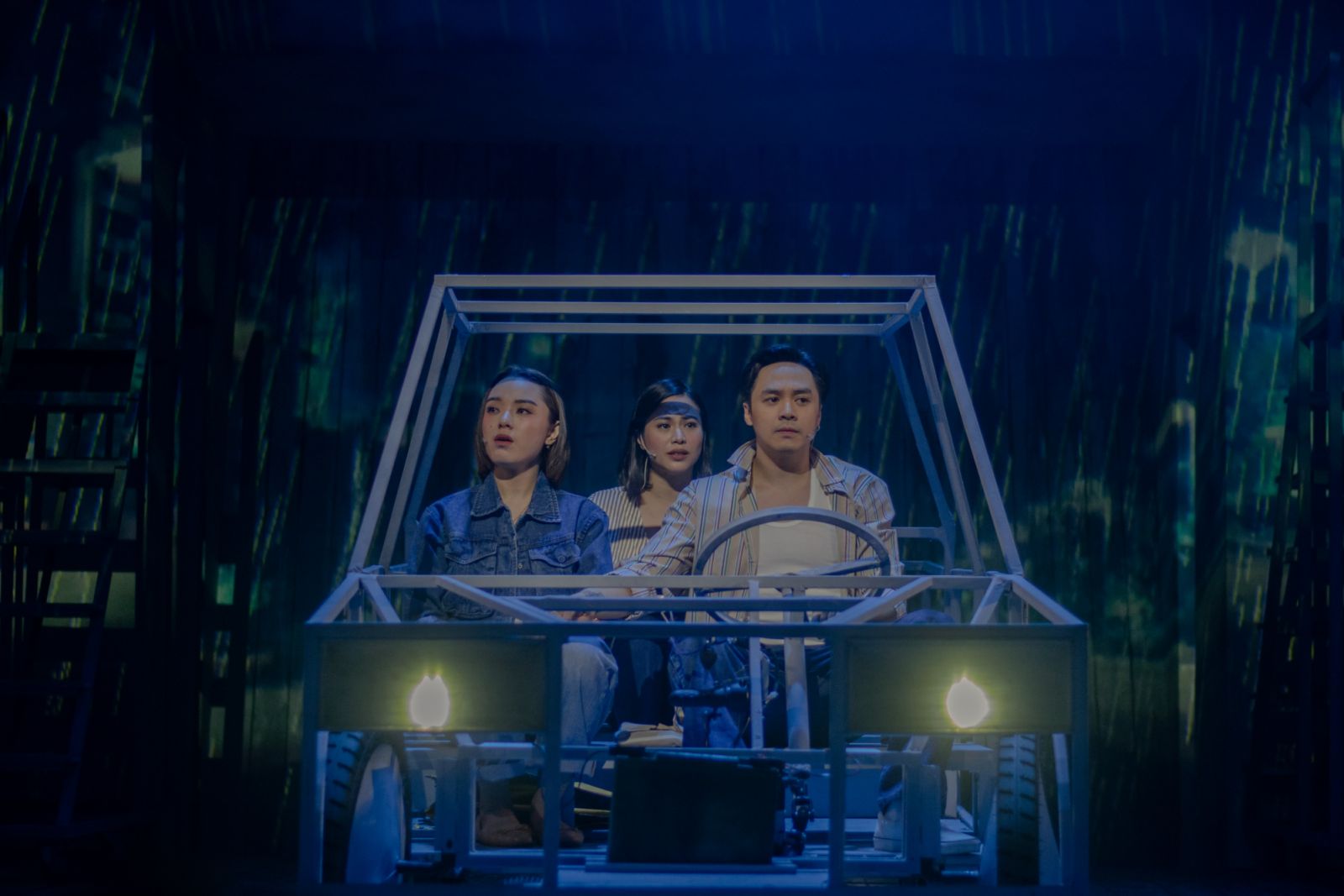 Basha joining Popoy and Tricia for a ride after a car mishap during a rainy evening (Photo: PETA)