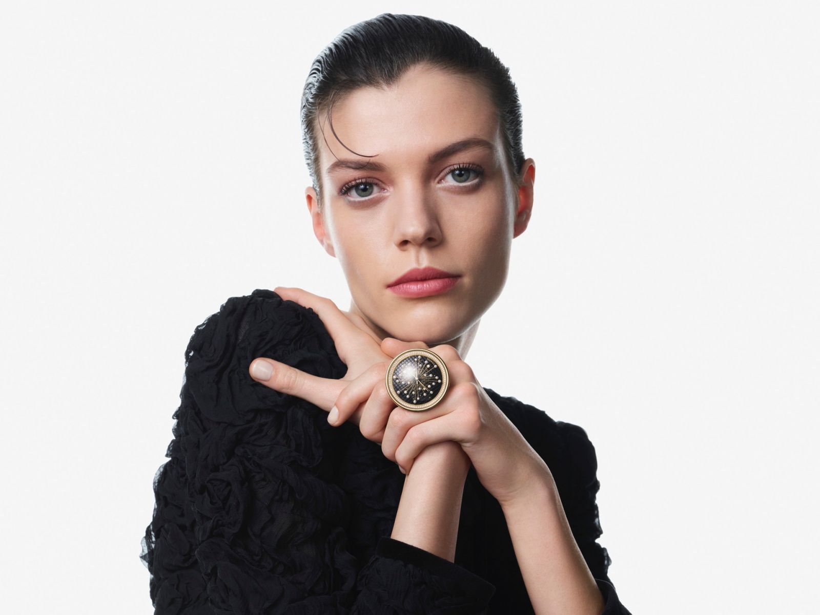 Mademoiselle Privé Pincushion Couture戒指錶。（Photo: Chanel）
