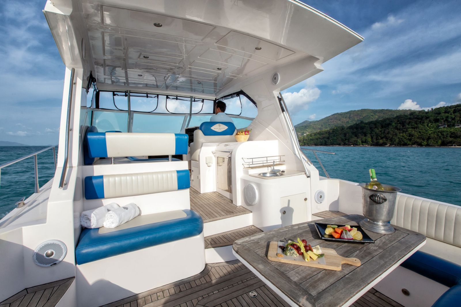 Yacht lunch
