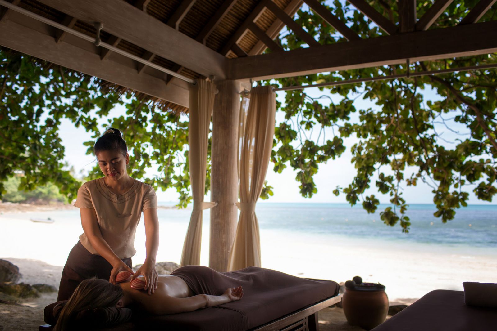 Beachside pampering massage