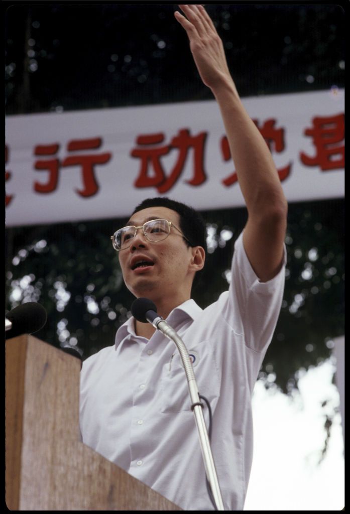 Lee Hsien Loong, (Prime Minister of Singapore since 12 August 2004), addresses supporters at a People's Action Party political rally prior to the Singapore General elections of 22 December 1984. In the election, Lee, son of then PM Lee Kuan Yew, made his debut by winning the seat of Teck Ghee. Singapore, 18th Dec 1984 (Photo by Alex Bowie/Getty Images)