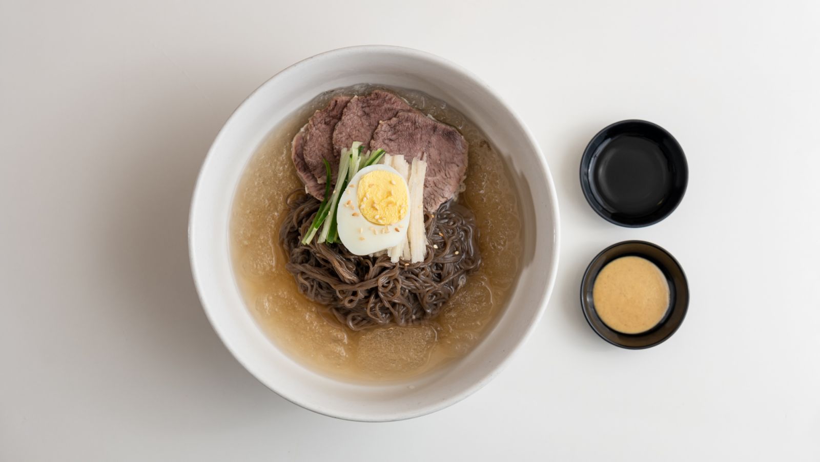Cold korean noodles