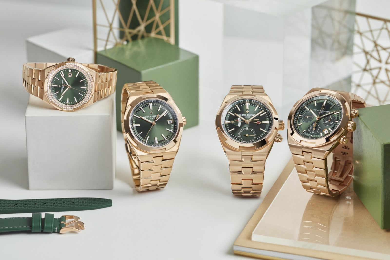 江詩丹頓今年在Watches & Wonders上面發表了Overseas系列綠面款式,包含兩地時區功能、計時碼錶、大三針日期顯示等不同型號。(Photo: Vacheron Constantin)