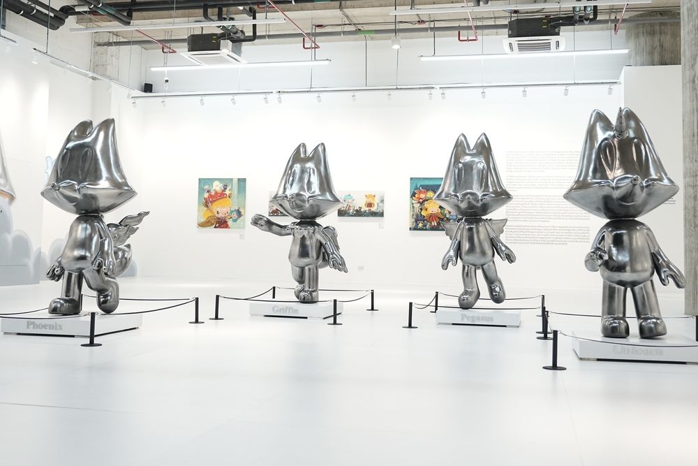 Cheese Arnon's Silver Fox Statues