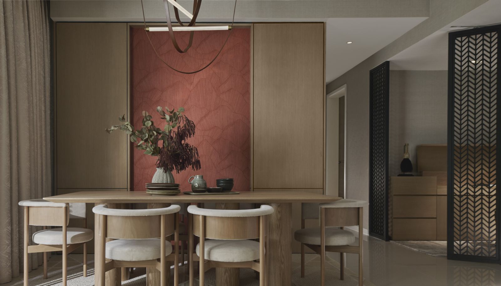Type C show unit has a distinctive feature wall