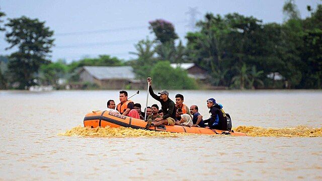 Climate Change Assam floods https://commons.wikimedia.org/wiki/File:Rescue_boat,_Assam_Floods_2022.jpg