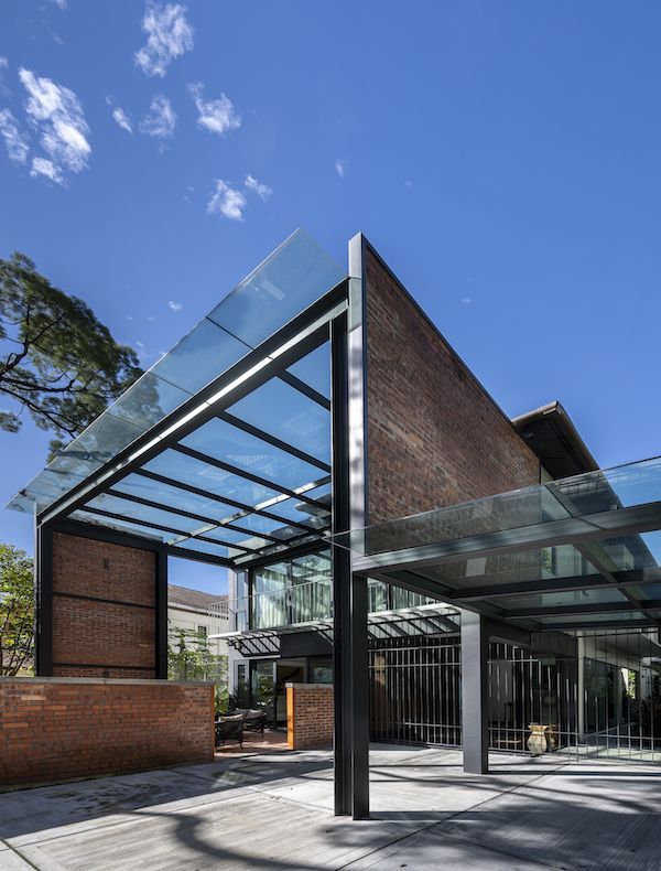 The steel detailing of the Porte Cochere (Photo: Lin Ho)