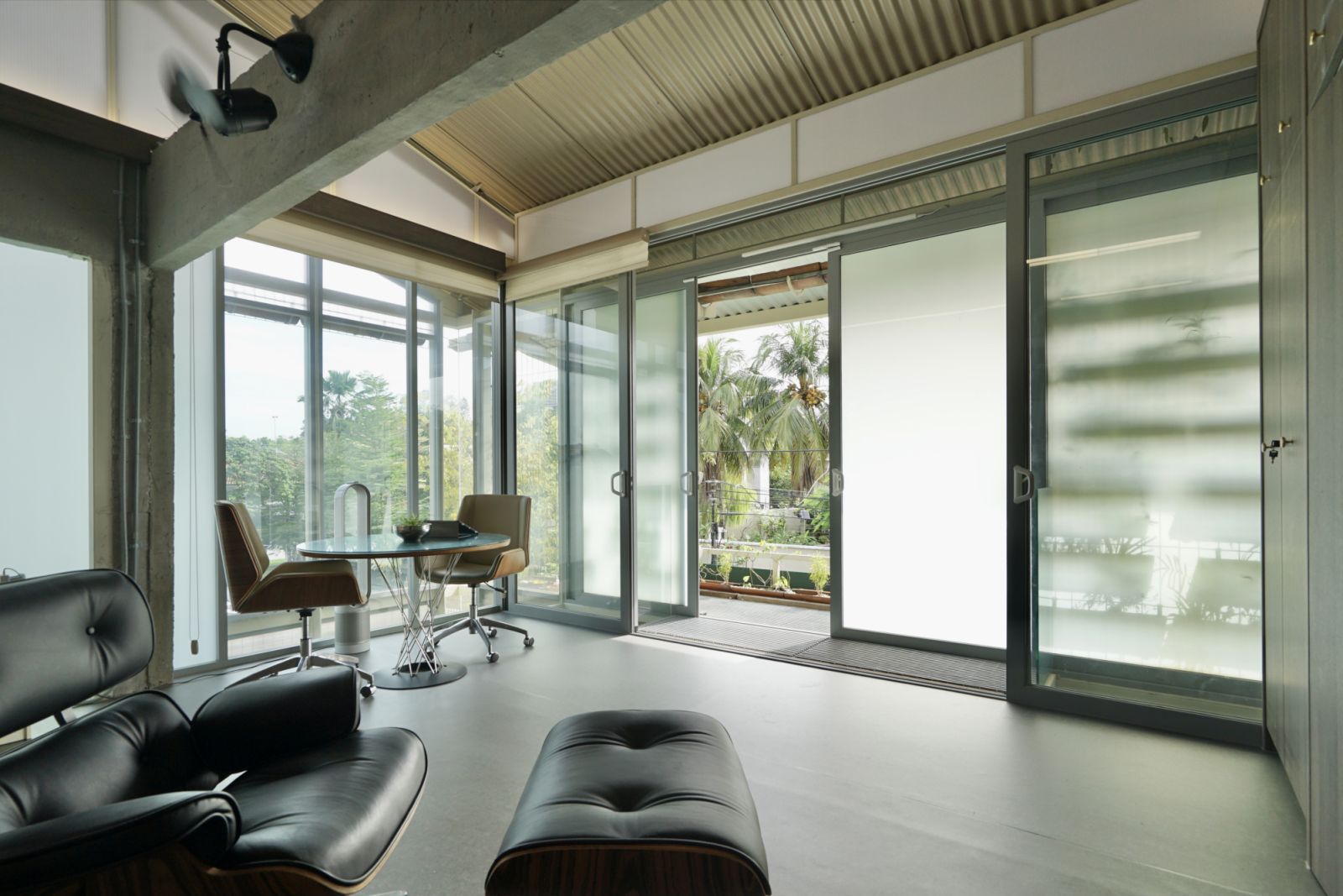 Screens were incorporated to filter sunlight (Photo: Tang Hsiao Seak and Steven Ngu)
