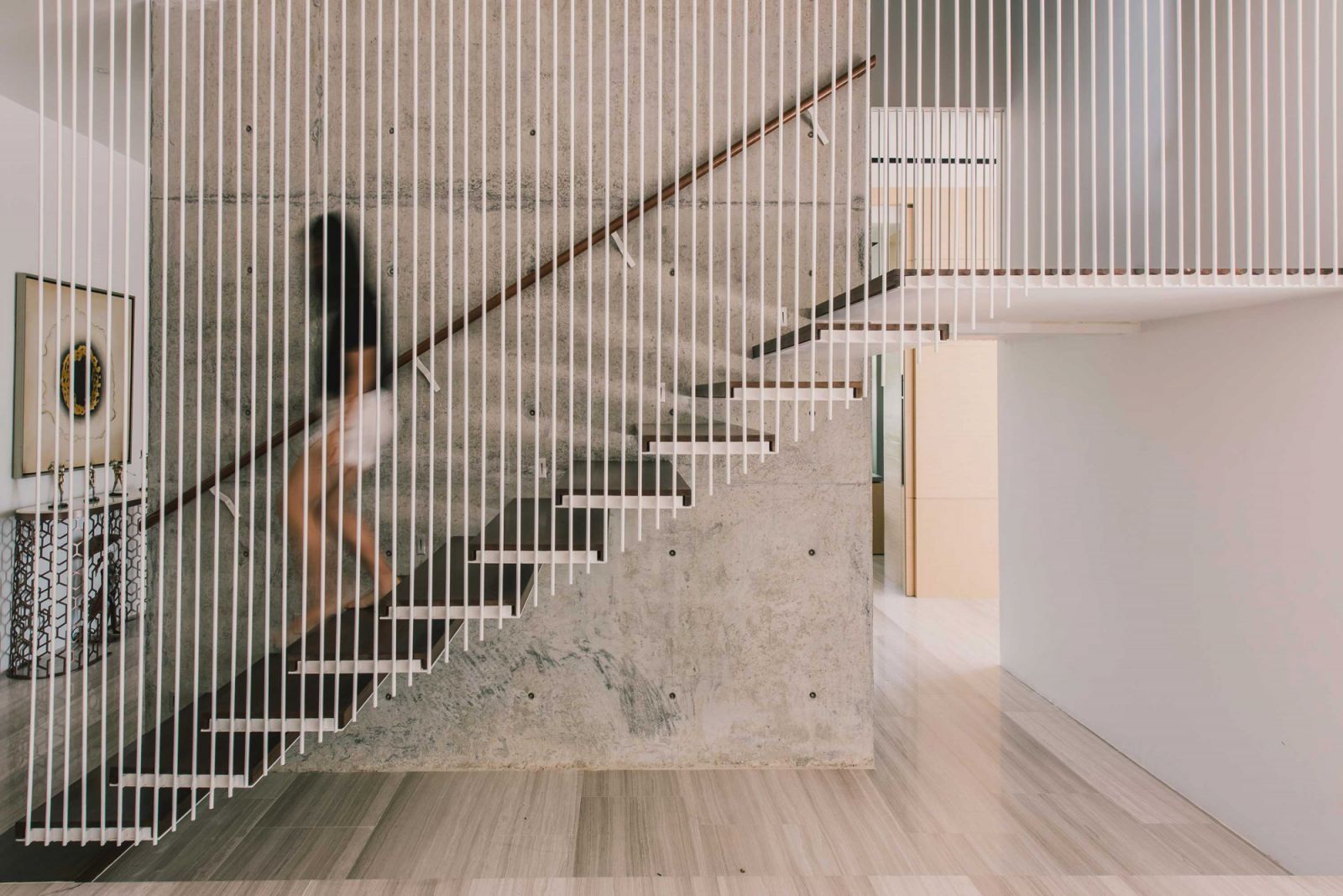 The floating staircase (Photo: Ronson Lee)