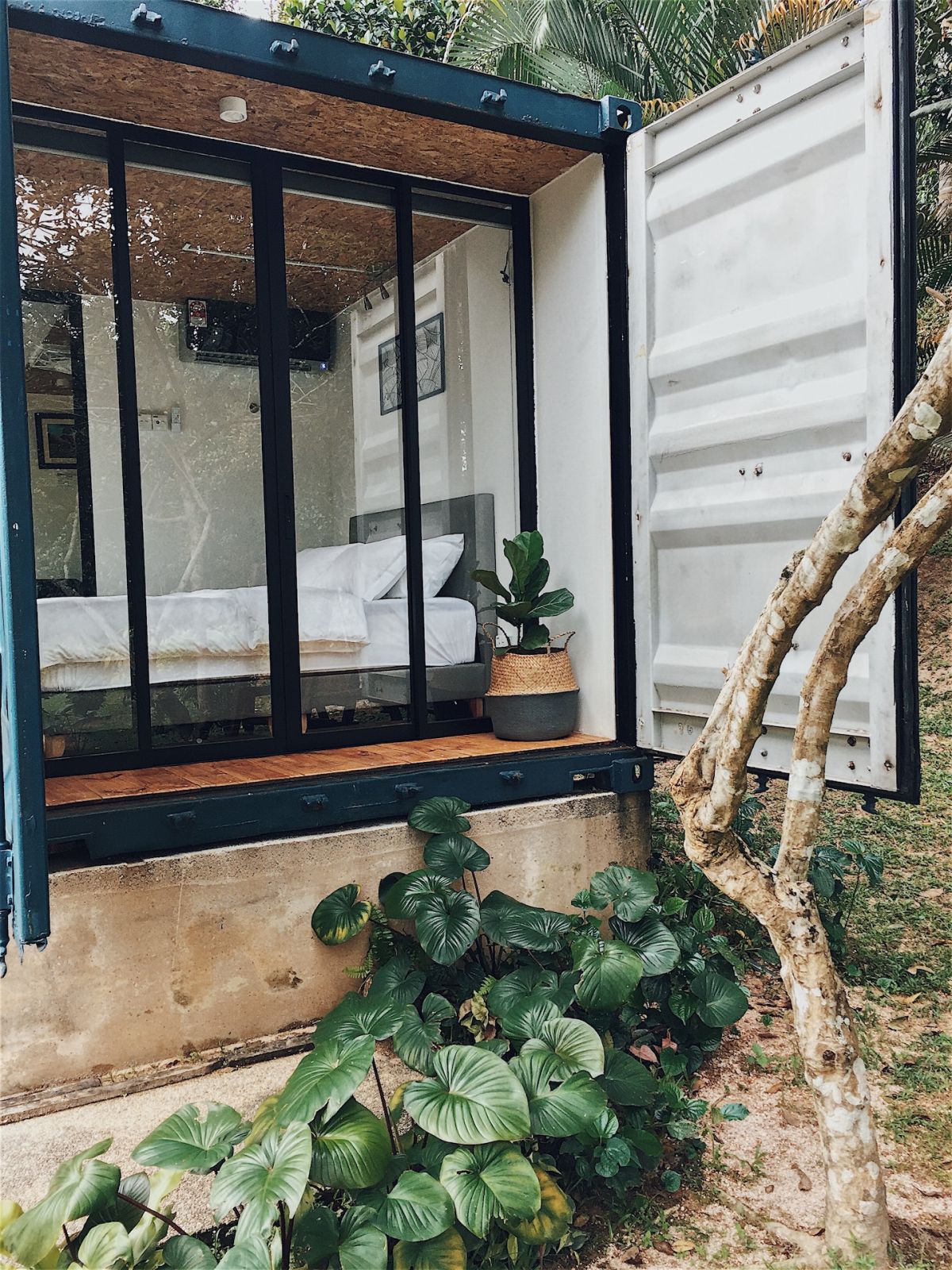 Container Villa in a Kampung - Kasturi