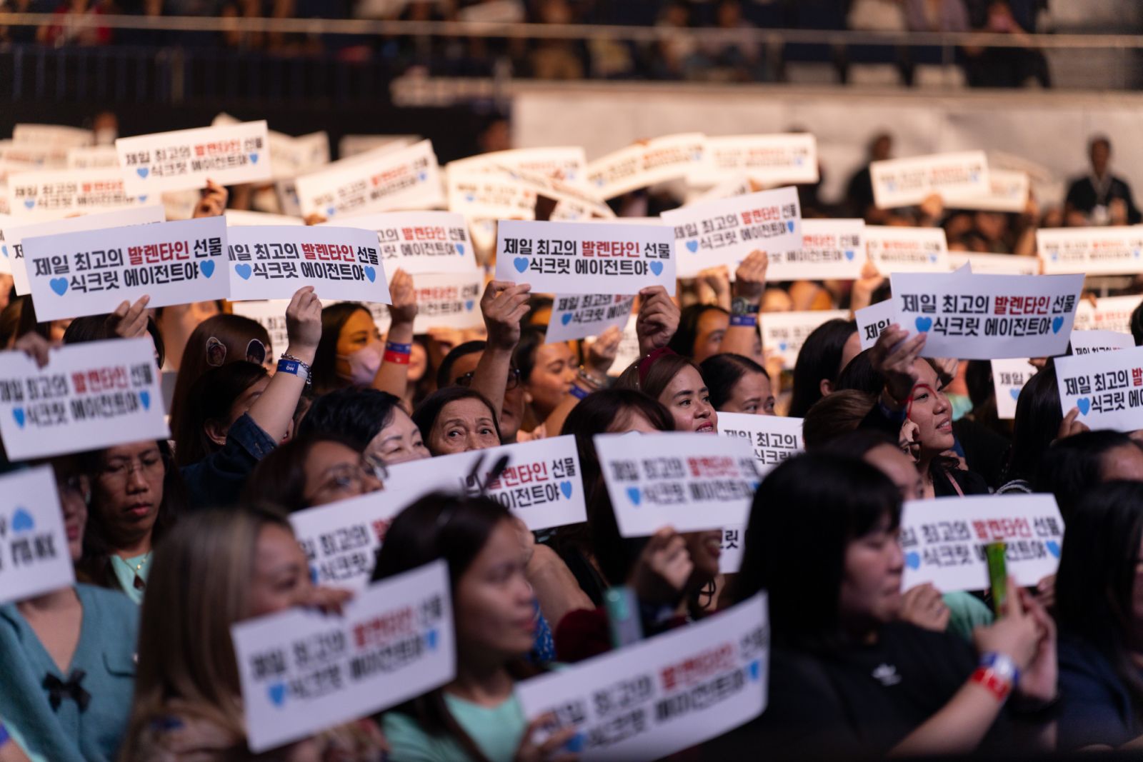 Fans came together to support Save The Children’s “Future Vision” advocacy as the event’s official fan project (Photo: Courtesy of PublicityAsia)