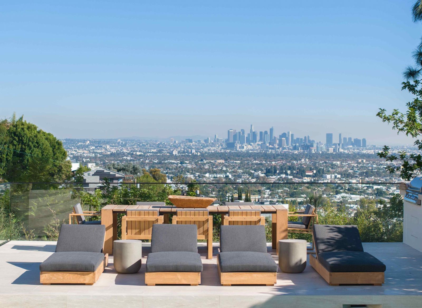 Uninterrupted views of the Los Angeles skyline from the terrace