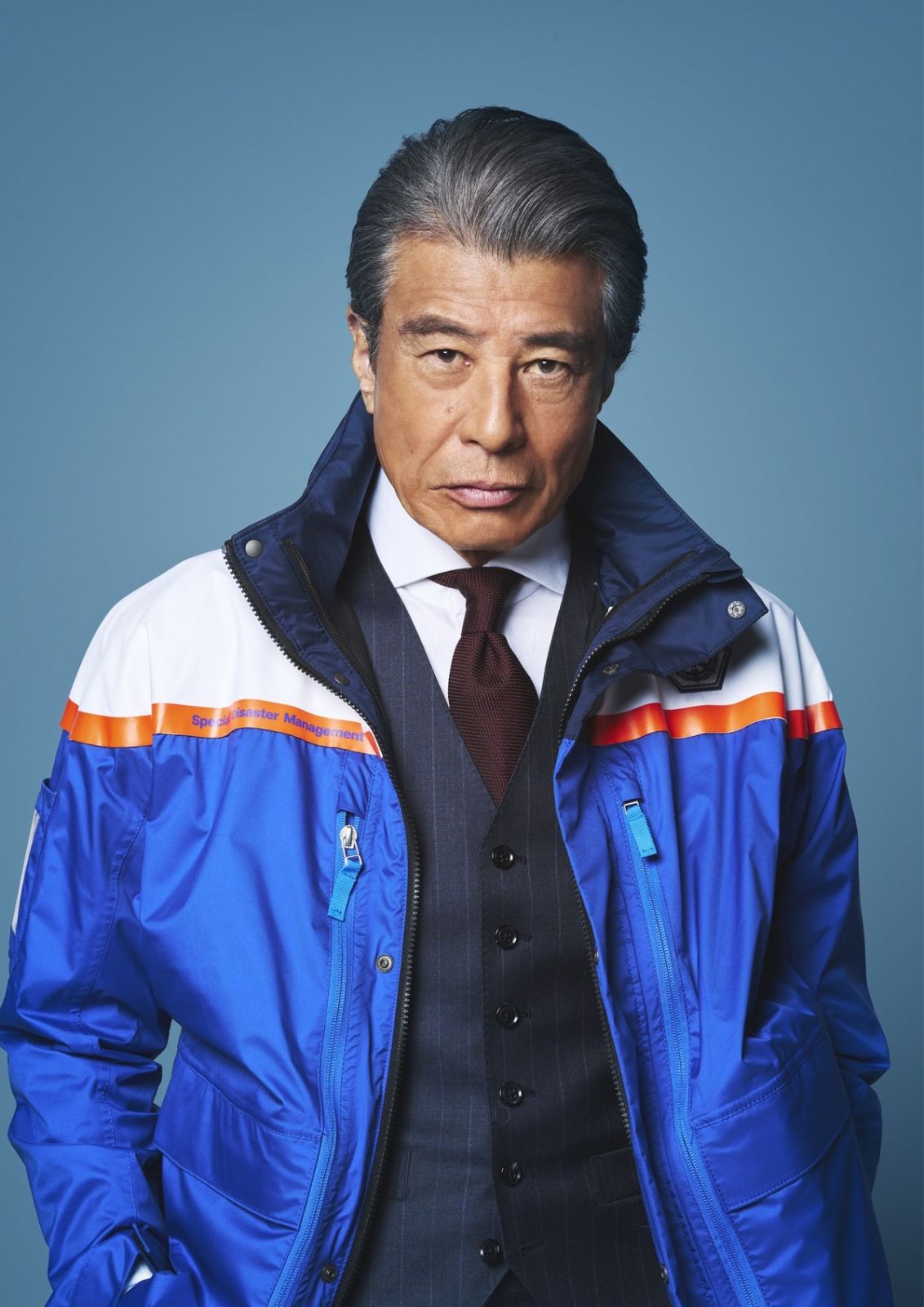 由館廣(舘 ひろし)所飾演的園部肇一郎是成立SDM的幕後推手。(Photo: X @bluemoment_cx)